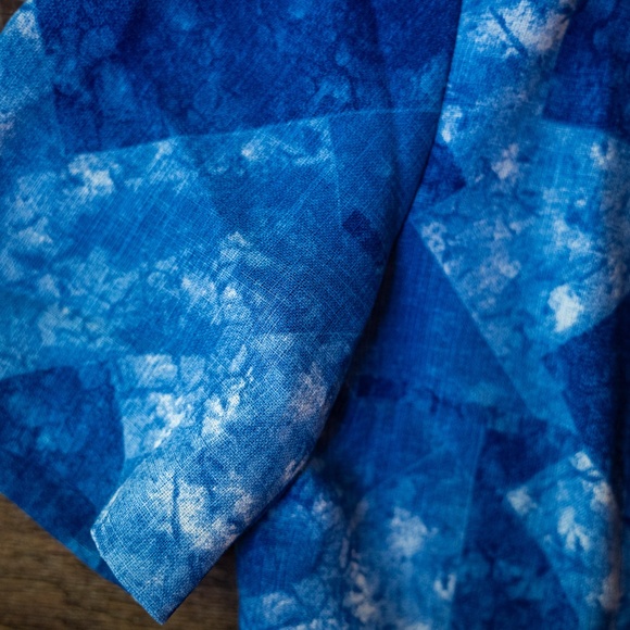 Vintage blue patterned button up crop top - Picture 3 of 7